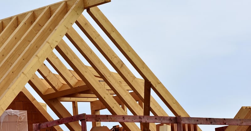 Quel budget prévoir pour des travaux de toiture ? Le guide complet